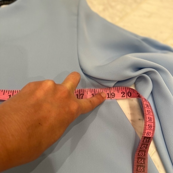 Francesca’s collection punch pretty baby blue balloon sleeve w/ cutouts top Med - Picture 8 of 10